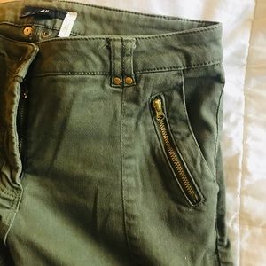 H&M army green cargo pants (skinny)